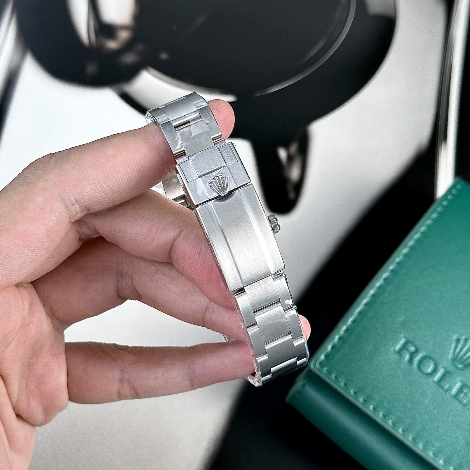 rolex super clone watch explorer 214270 black dial metal wire 39mm rolex super clone watch explorer 214270 black dial metal wire 39mm