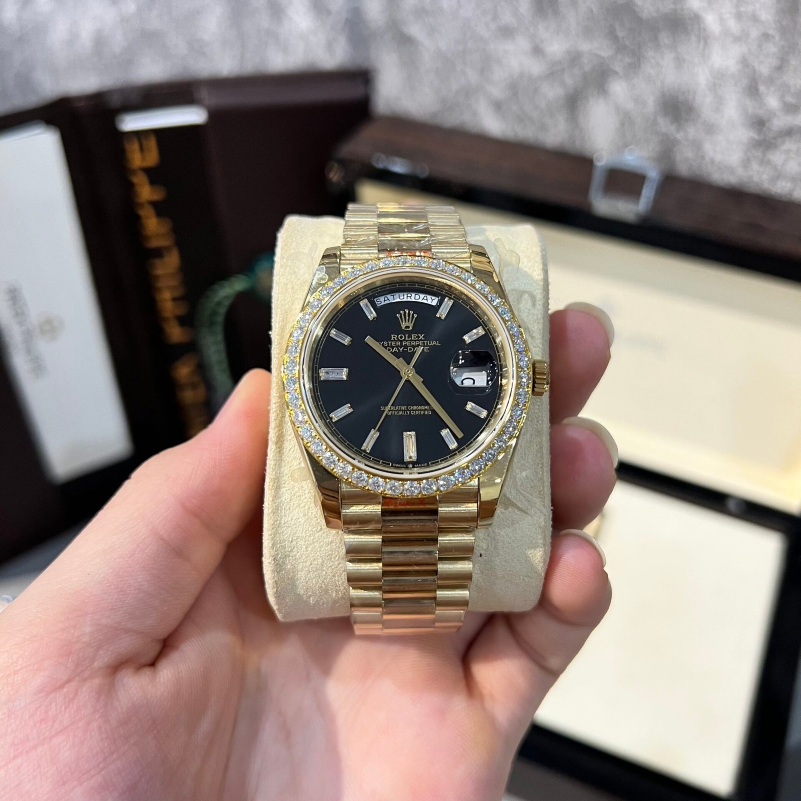 dong ho rolex day date 228238 tinh chinh do kim cuong moissanite 40mm 3 1.jpg dong ho rolex day date 228238 tinh chinh do kim cuong moissanite 40mm 3 1.jpg