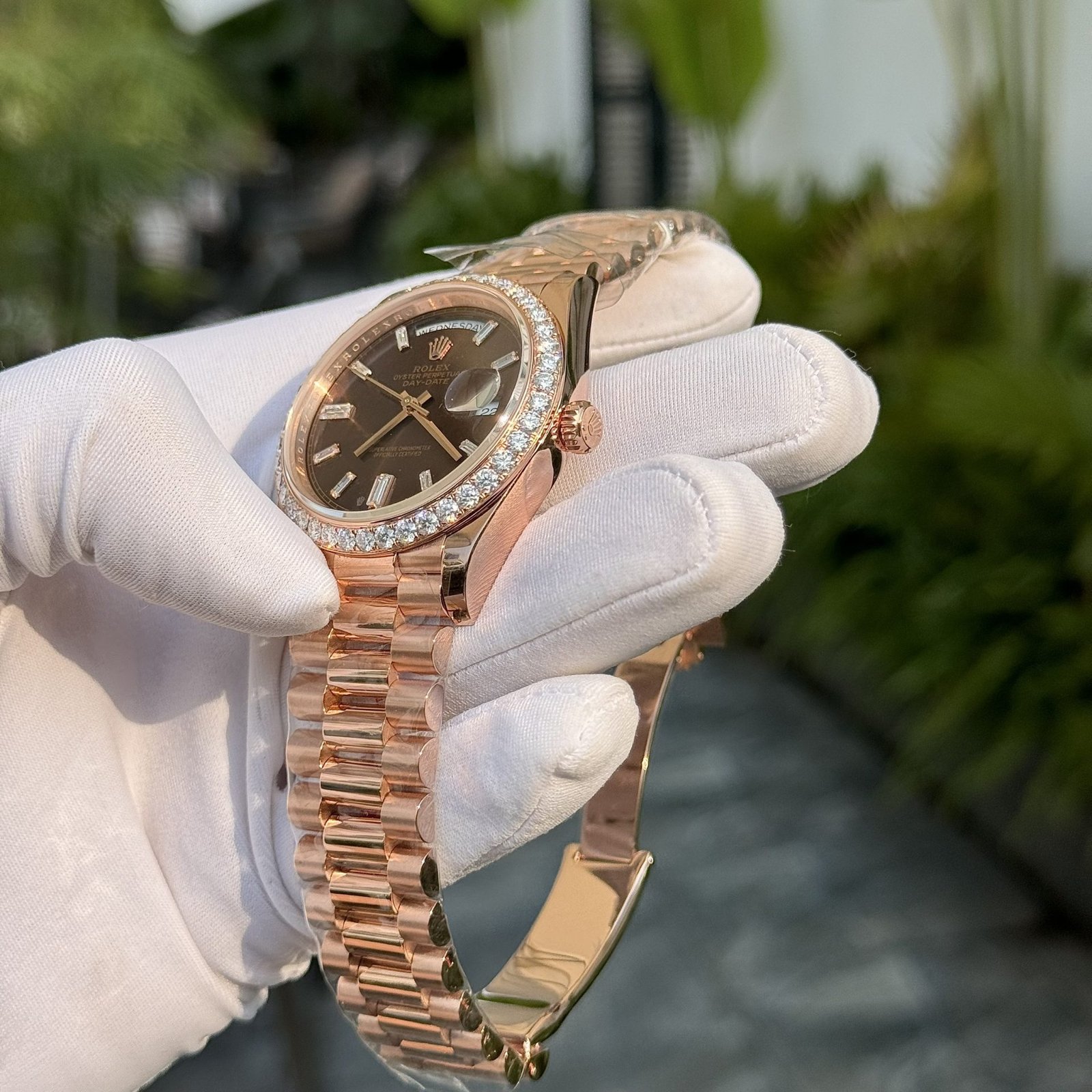 rolex super clone watch day date custom gold wrapped moissanite diamonds dial chocolate gm factory 40mm rolex super clone watch day date custom gold wrapped moissanite diamonds dial chocolate gm factory 40mm