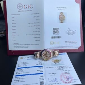 dong ho rolex daytona rainbow 116595 che tac boc vang that ruby kim cuong moissanite 40mm 1 1.jpg