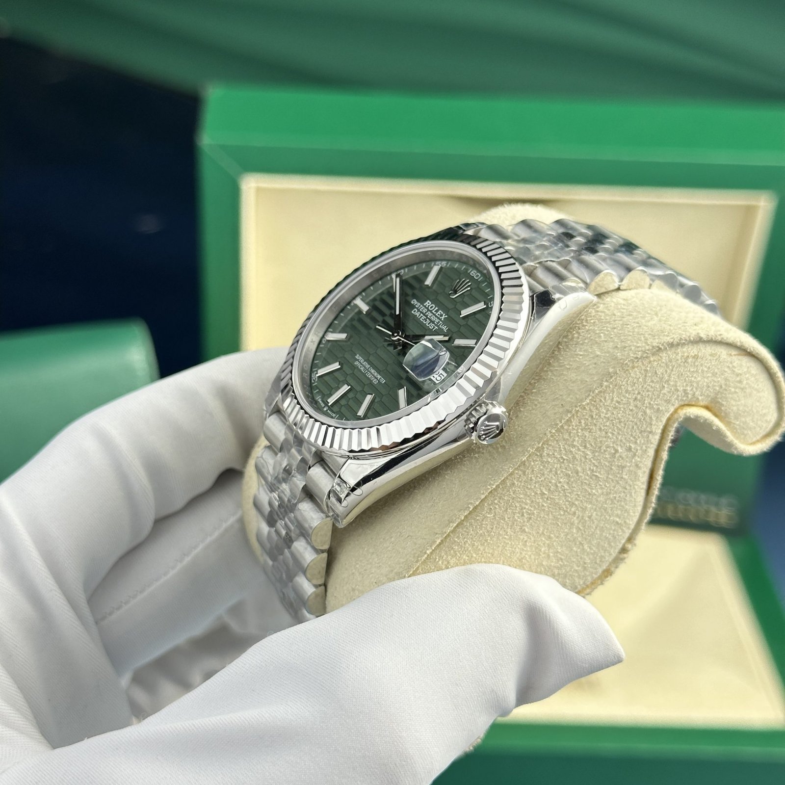 rolex super clone watch datejust 126334 green motif dial vs factory 41mm rolex super clone watch datejust 126334 green motif dial vs factory 41mm