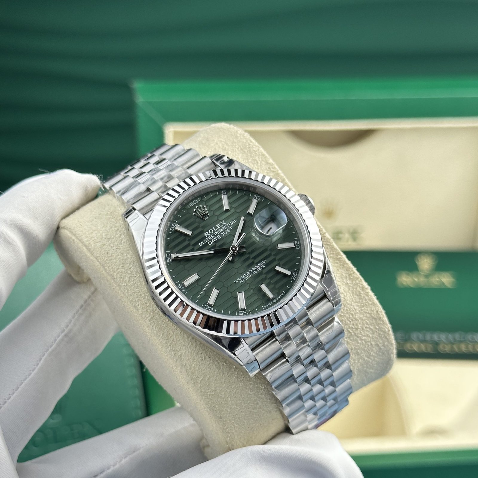 rolex super clone watch datejust 126334 green motif dial vs factory 41mm rolex super clone watch datejust 126334 green motif dial vs factory 41mm