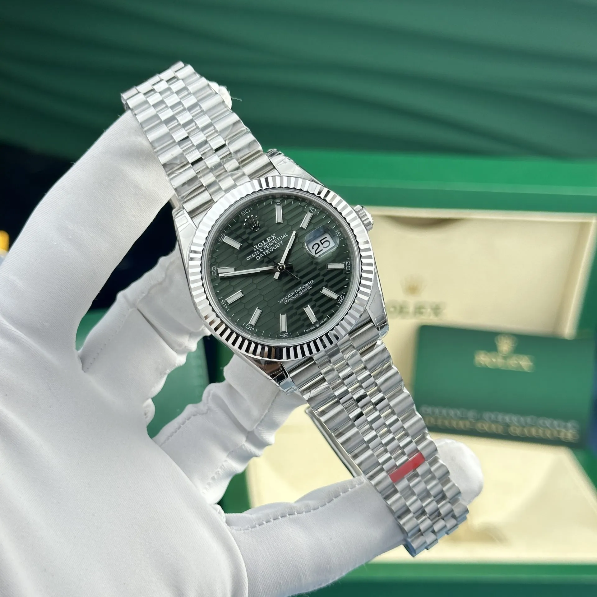dong ho rolex nam rep 11 datejust 126334 mat so gap nep vs factory 41mm 3 1.webp dong ho rolex nam rep 11 datejust 126334 mat so gap nep vs factory 41mm 3 1.webp