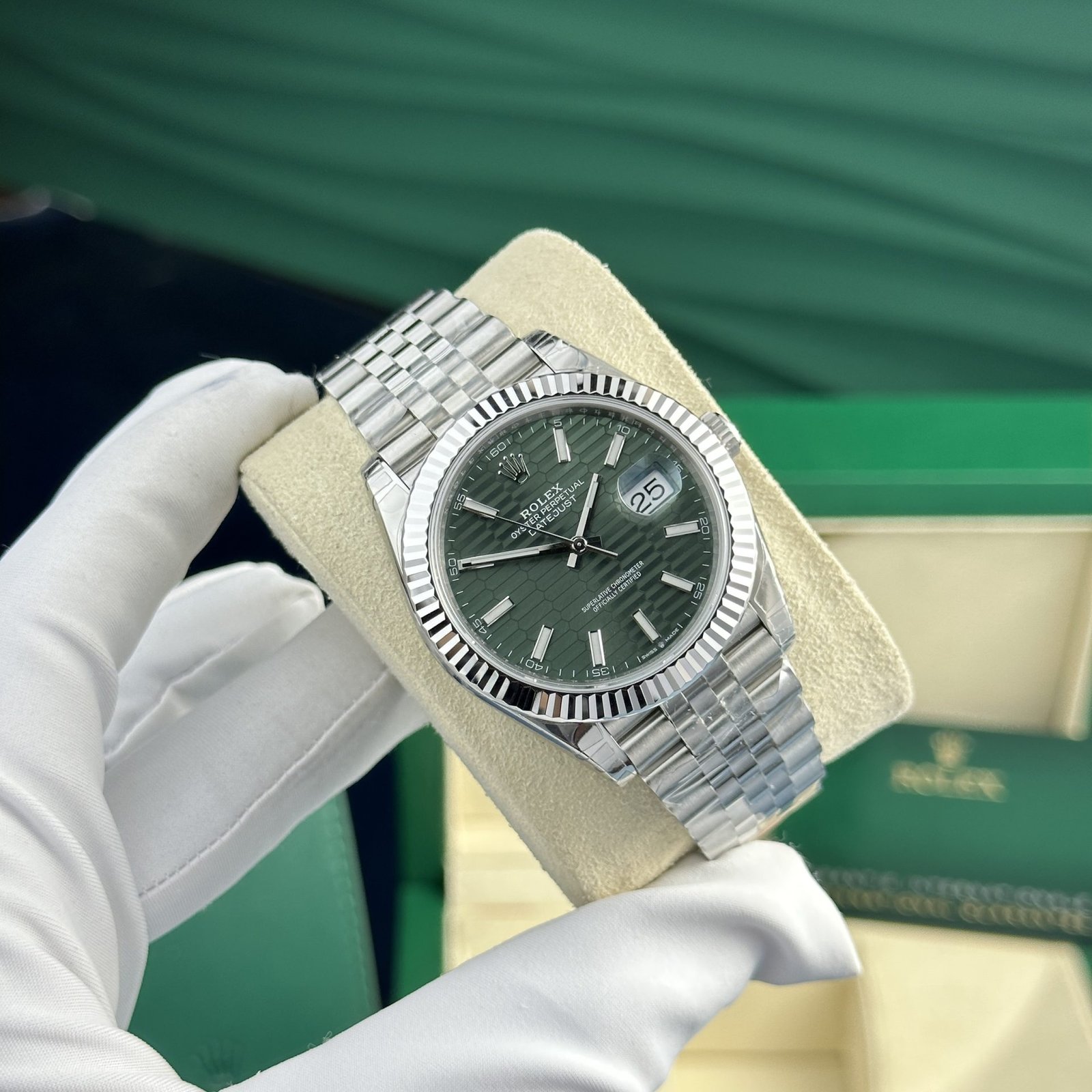 rolex super clone watch datejust 126334 green motif dial vs factory 41mm rolex super clone watch datejust 126334 green motif dial vs factory 41mm